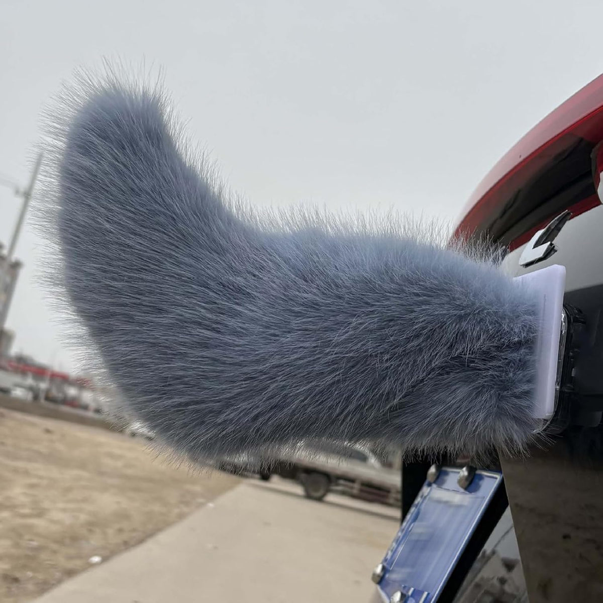Remote-Controlled Wagging Tail – A Playful Touch for Your Car 🐾